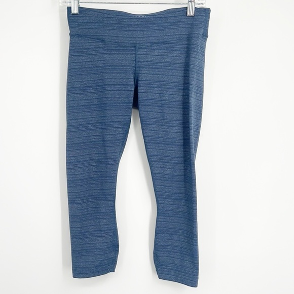 NOBULL Pants - NOBULL Blue Space Dyed Capri Leggings size Medium